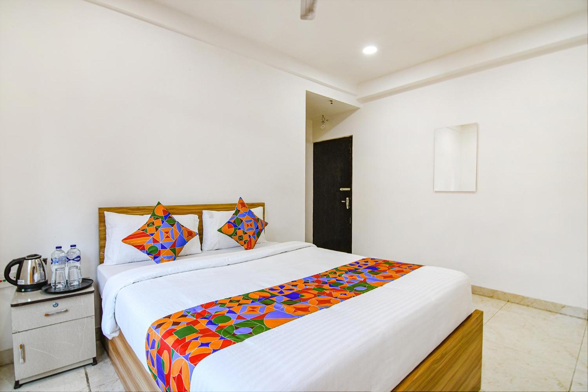 Fabhotel Grand Hazra Inn - Nr Ballygunge Station コルカタ エクステリア 写真