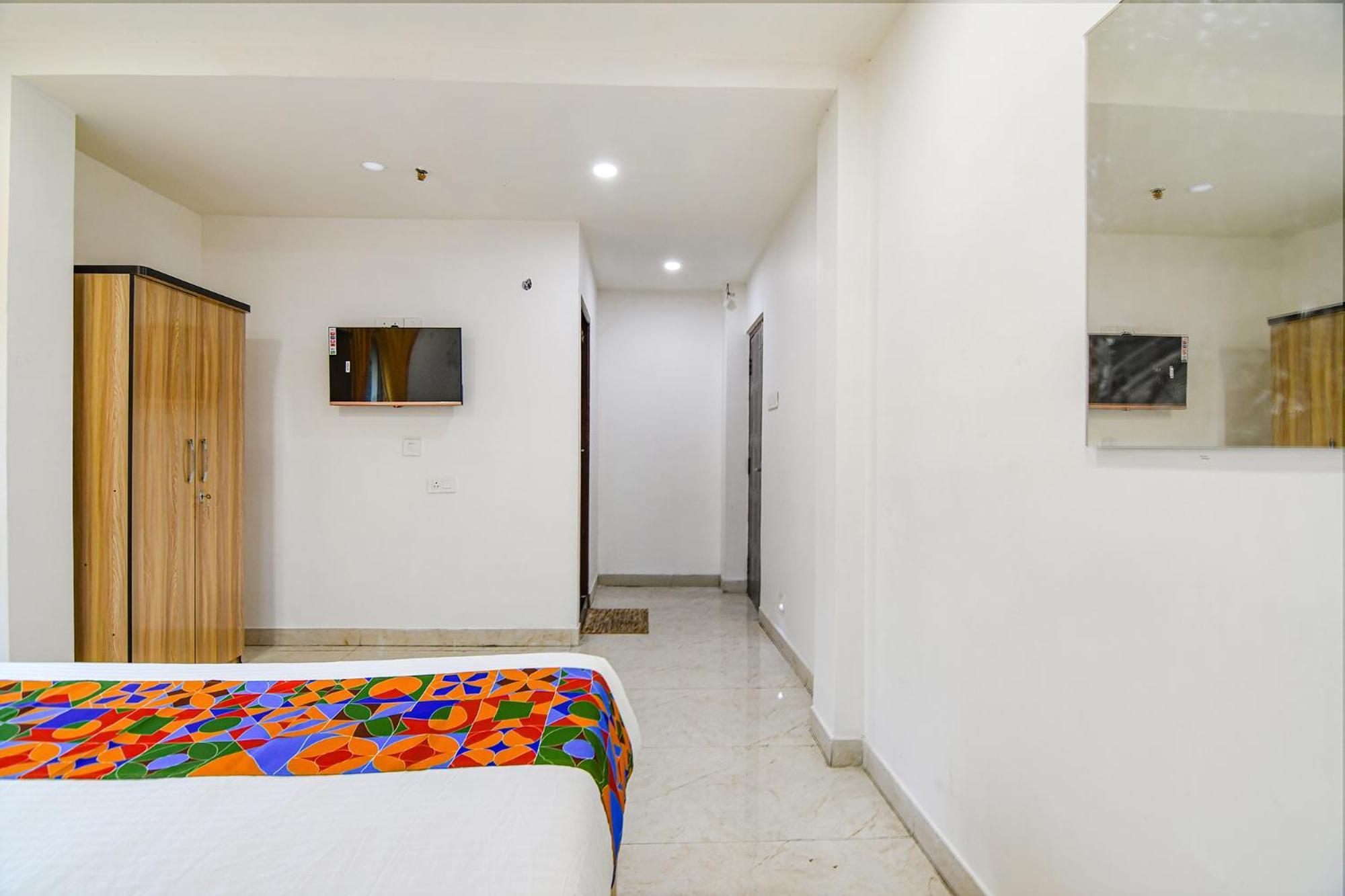 Fabhotel Grand Hazra Inn - Nr Ballygunge Station コルカタ エクステリア 写真